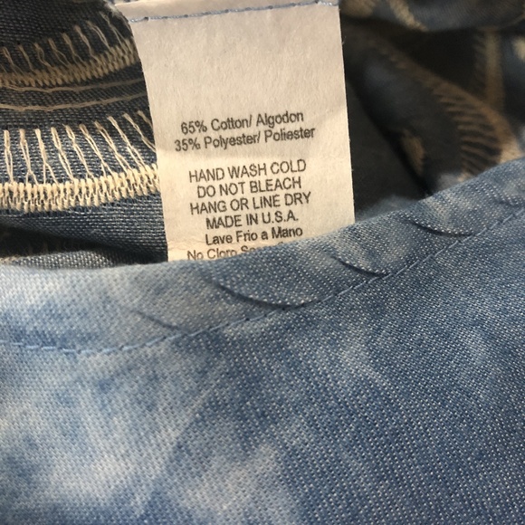 Host Pick!! Blue & Ivory Embroidered Top USA made - Picture 6 of 6